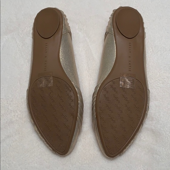 Kelly & Katie gold shimmery flats - Picture 4 of 4